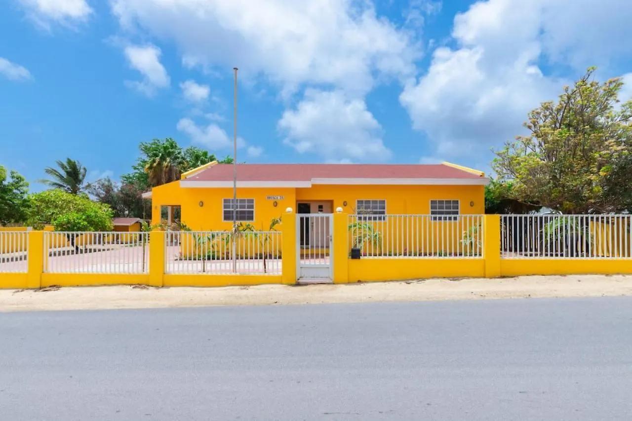 Casa Amarilla 9 Mins From The Beach Oranjestad 0*,